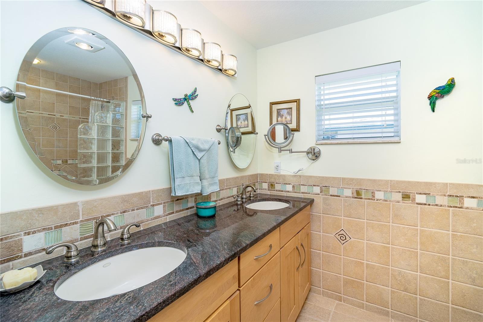 Image 44 of 80 For 471 Capri Isles Court