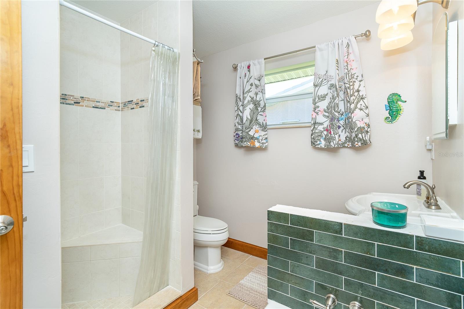 Image 52 of 80 For 471 Capri Isles Court