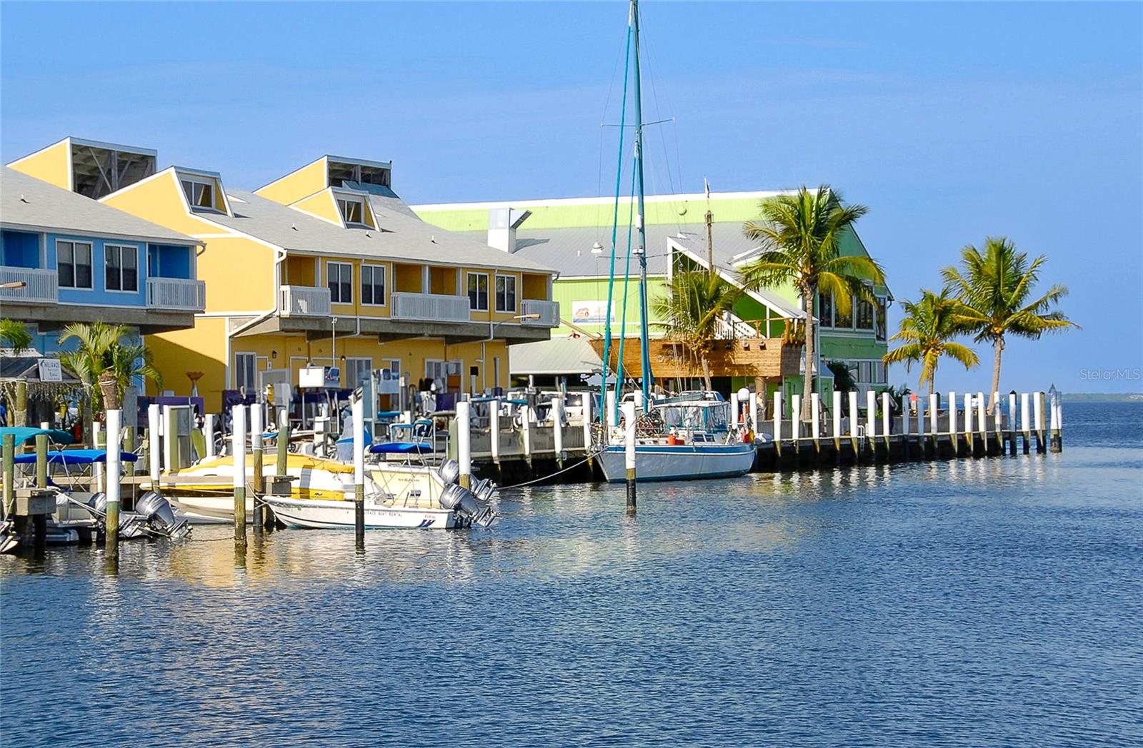 Image 69 of 80 For 471 Capri Isles Court