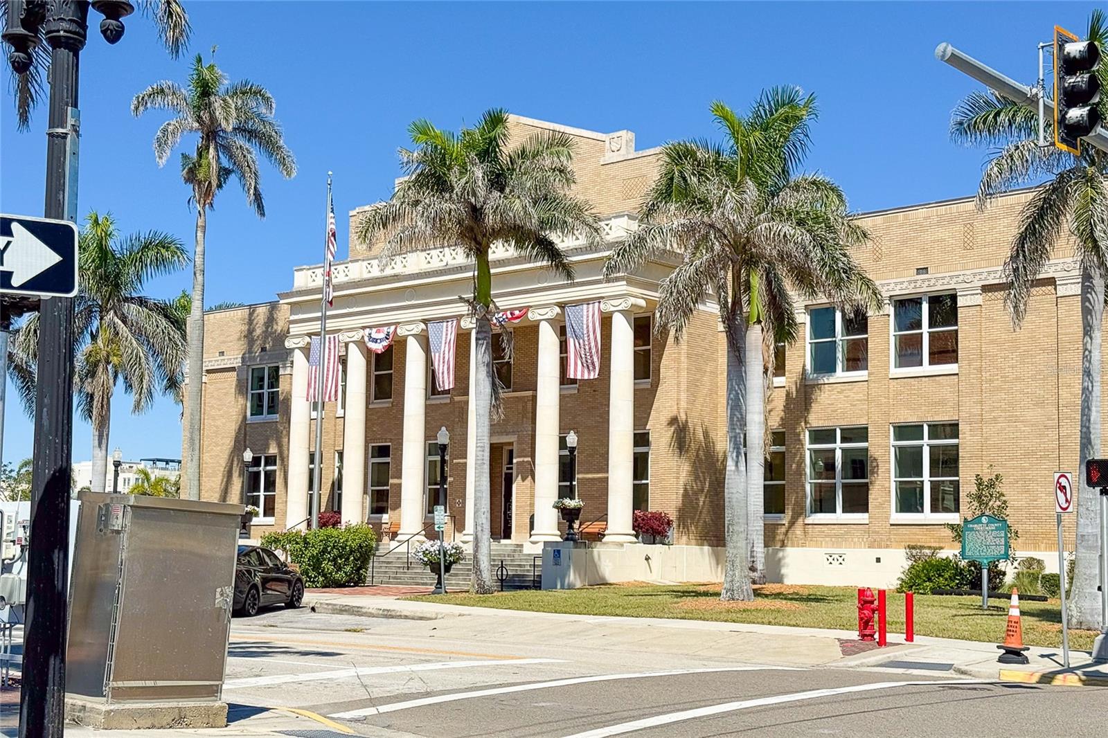 Image 72 of 80 For 471 Capri Isles Court