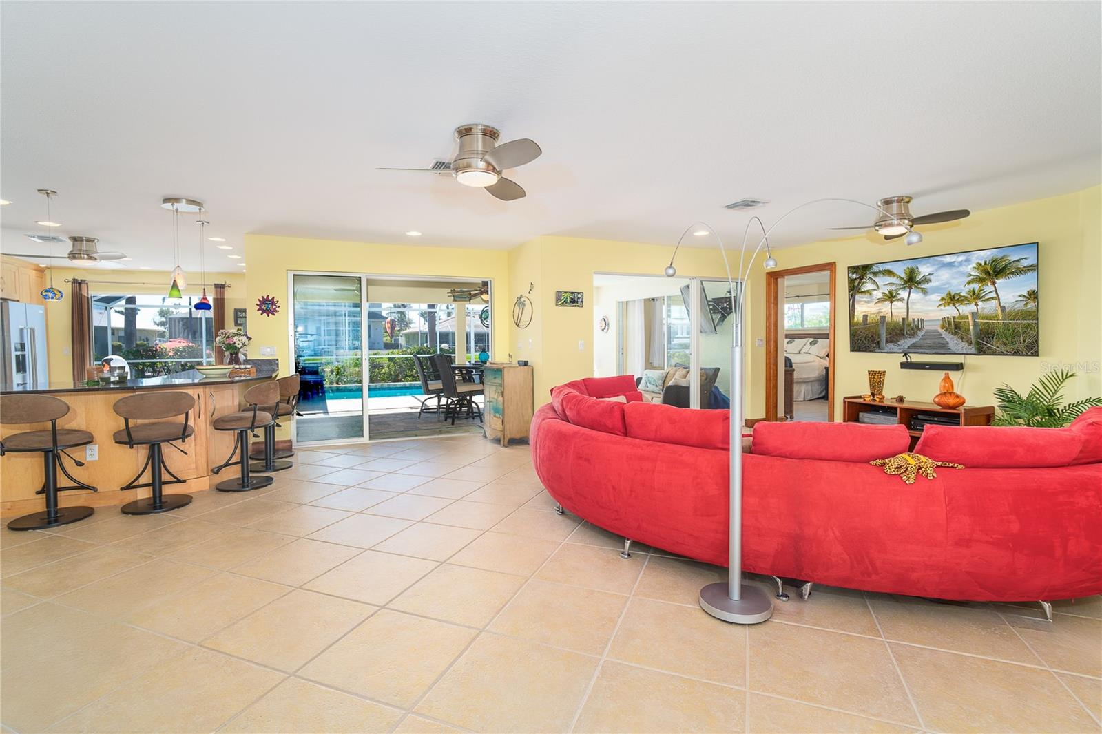 Image 9 of 80 For 471 Capri Isles Court