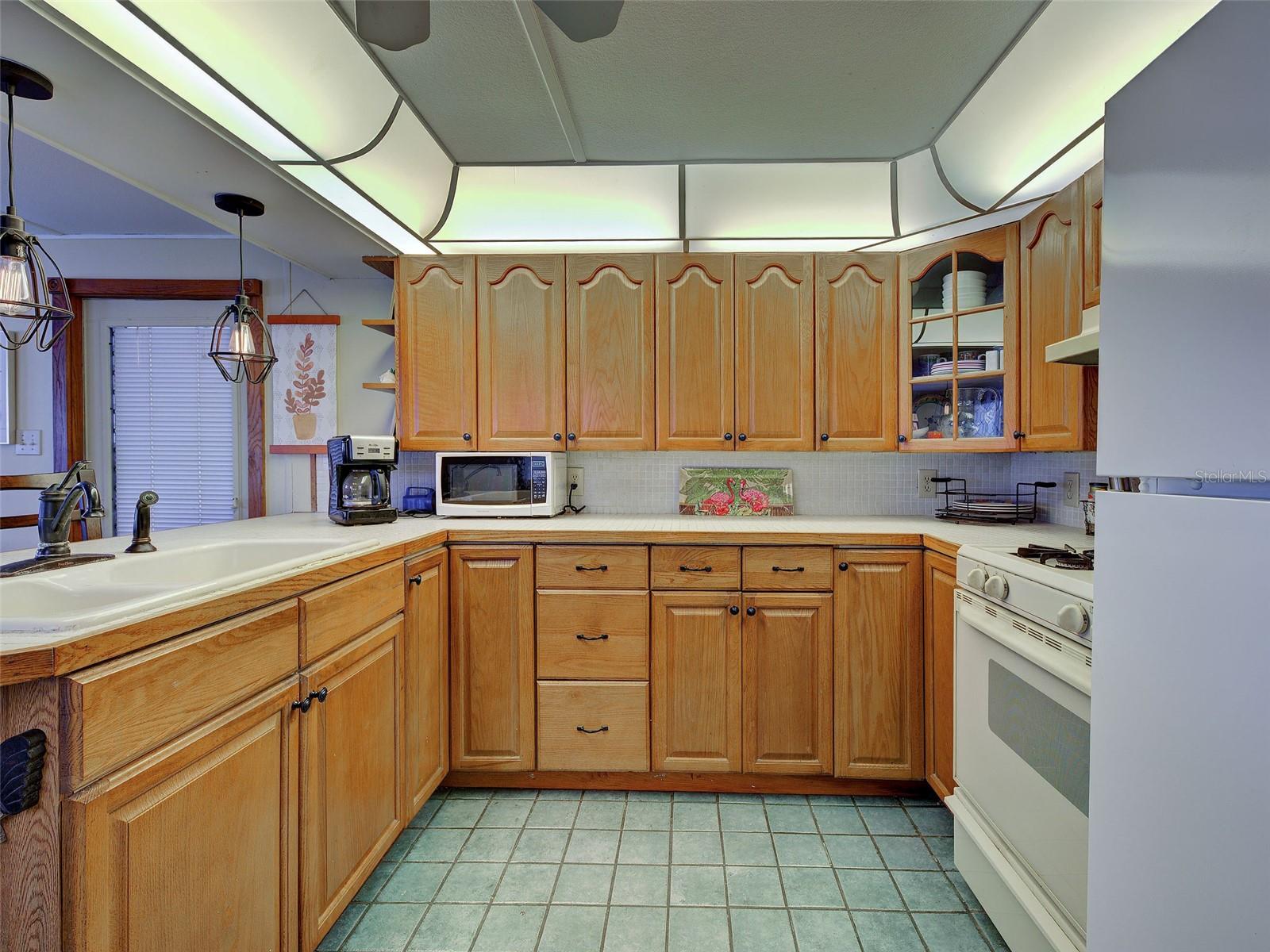 Image 22 of 66 For 1800 Englewood Road 32a