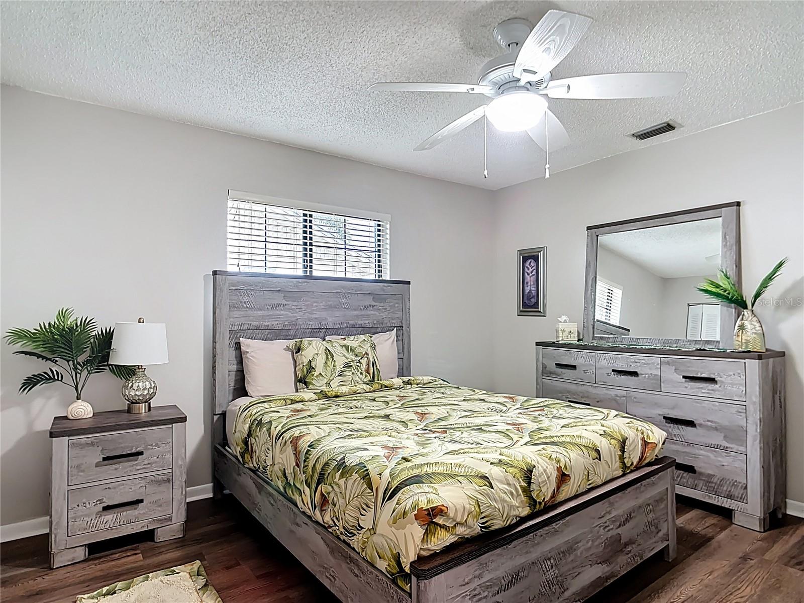 Image 31 of 53 For 290 Rotonda Circle