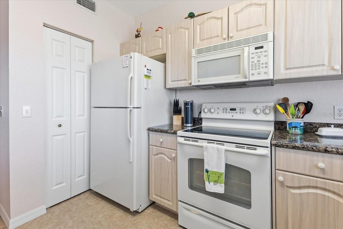 Image 16 of 49 For 3927 Cape Haze Drive 205