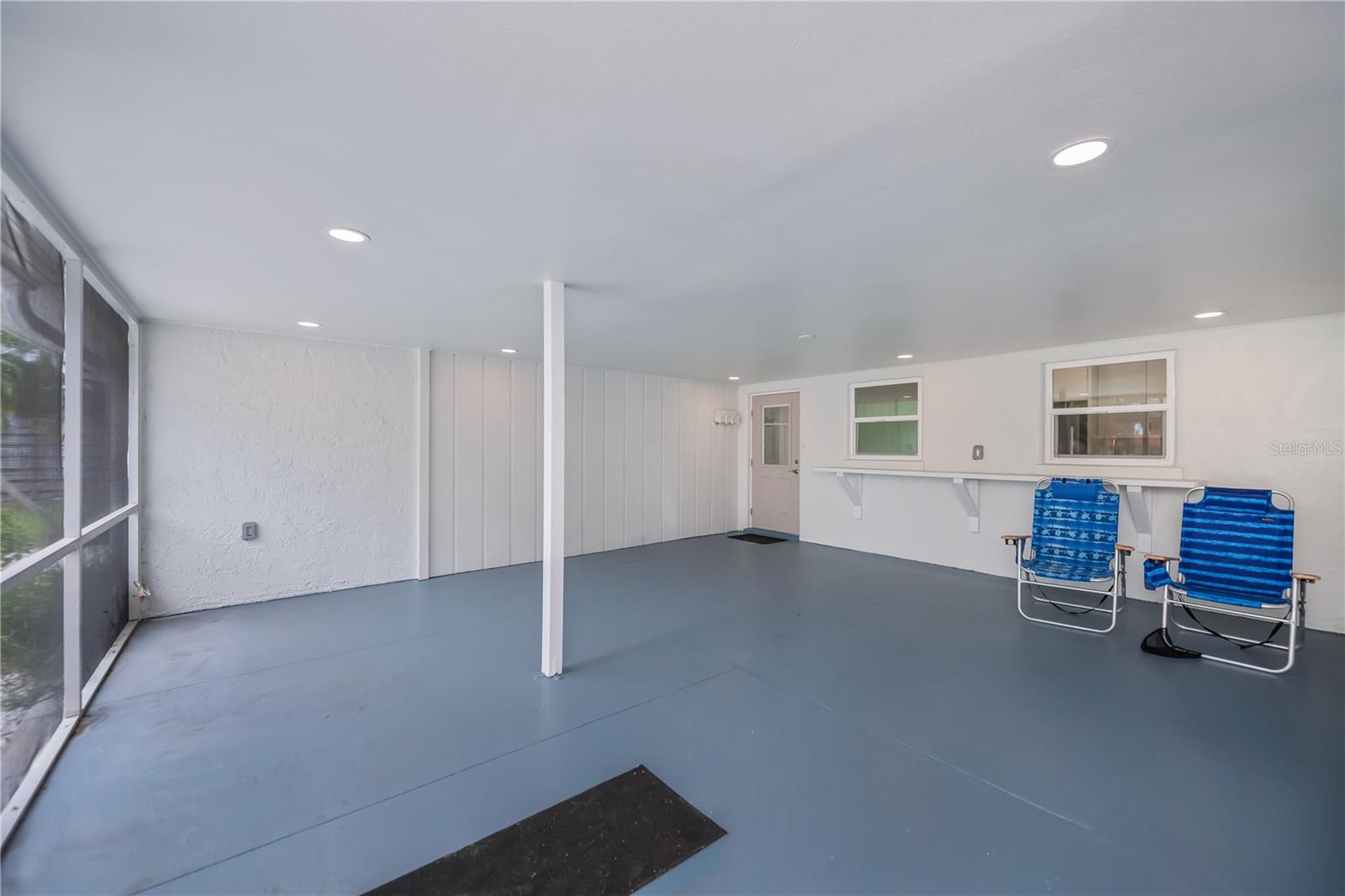 Image 16 of 69 For 352 Oak Street