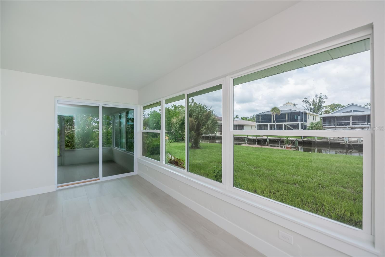 Image 22 of 69 For 352 Oak Street