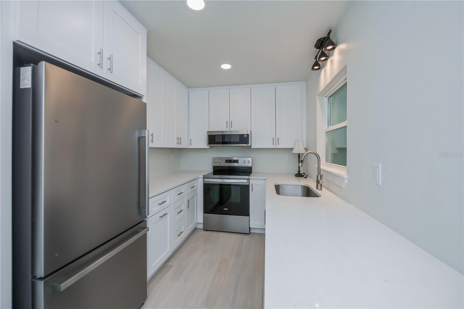 Image 27 of 69 For 352 Oak Street