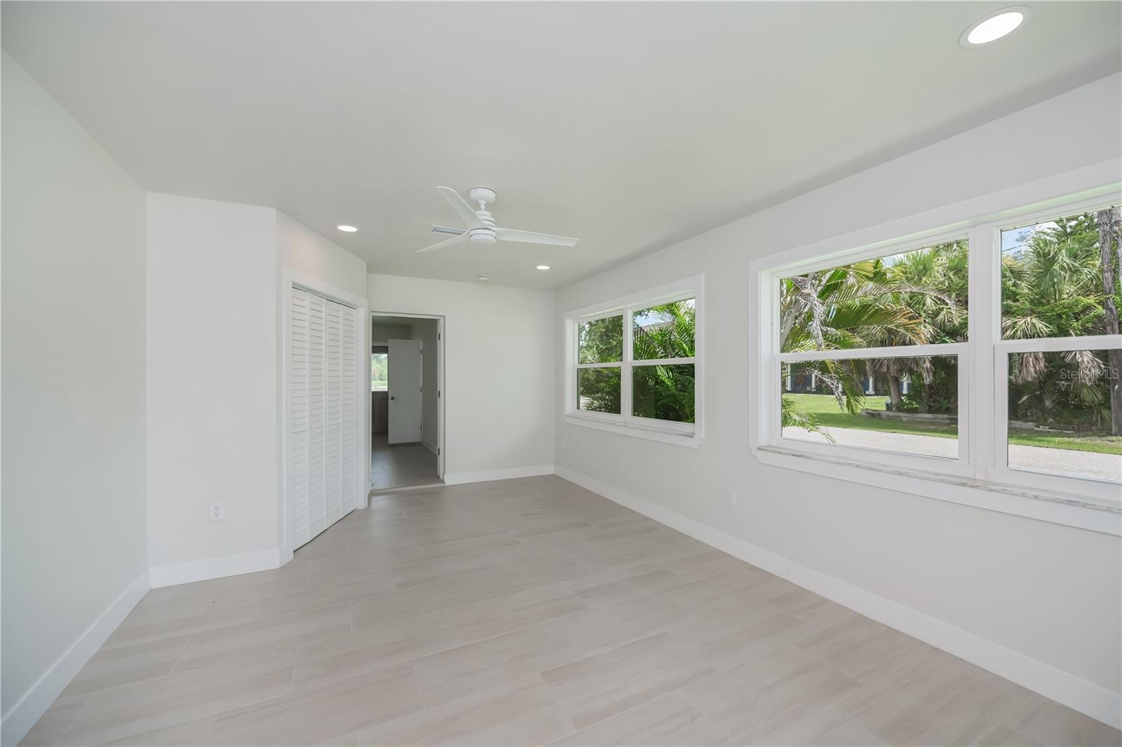 Image 34 of 69 For 352 Oak Street