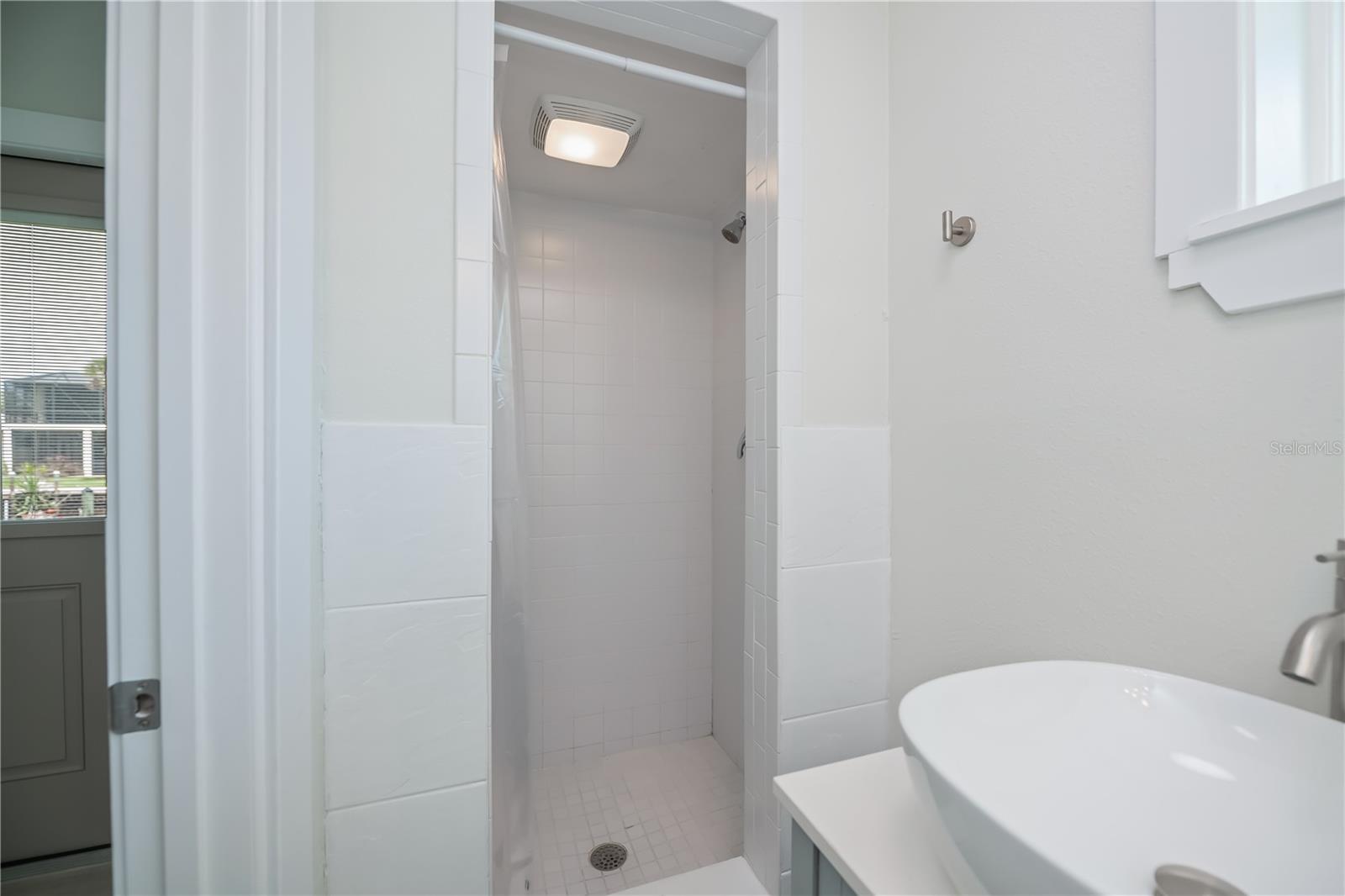 Image 39 of 69 For 352 Oak Street