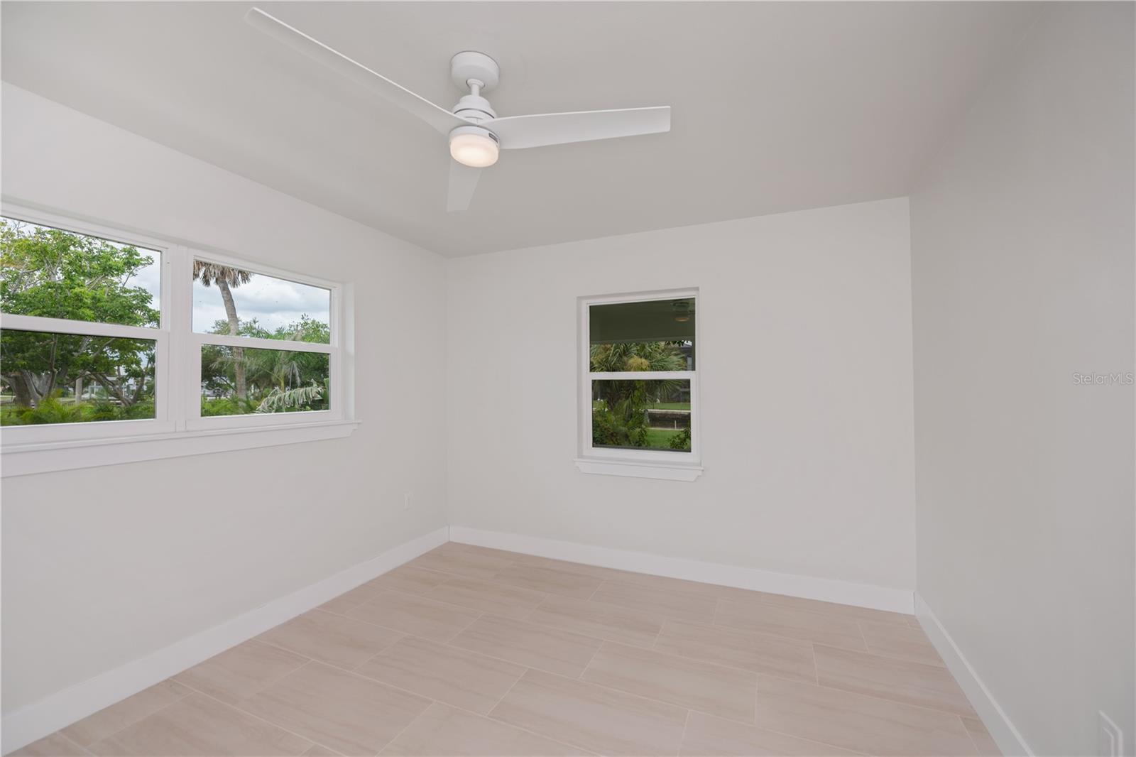 Image 42 of 69 For 352 Oak Street