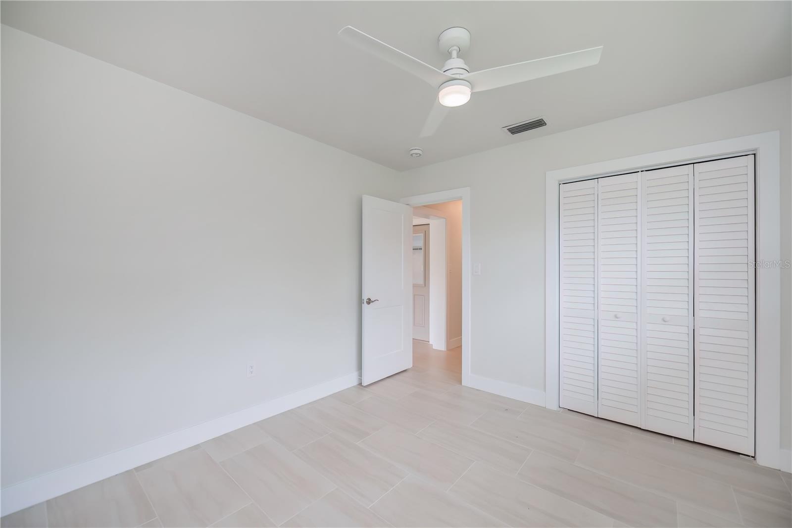 Image 44 of 69 For 352 Oak Street