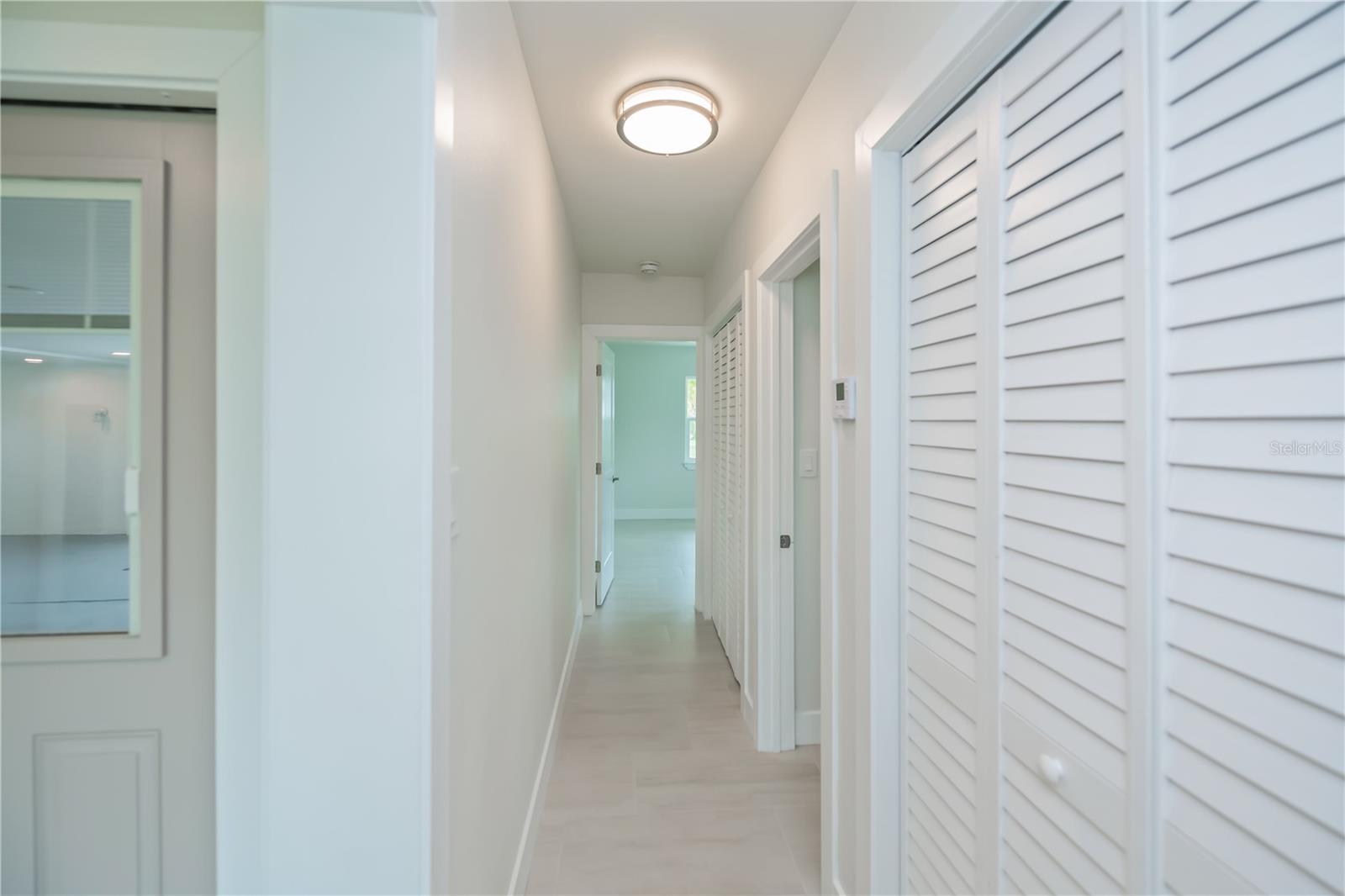 Image 45 of 69 For 352 Oak Street