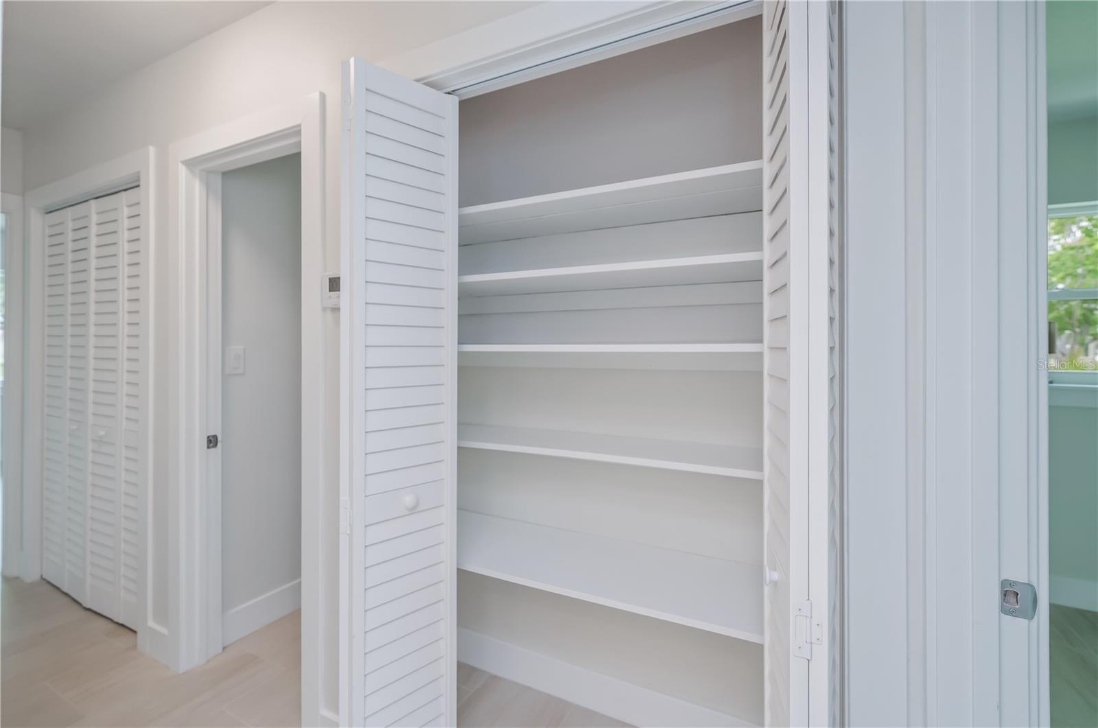 Image 46 of 69 For 352 Oak Street