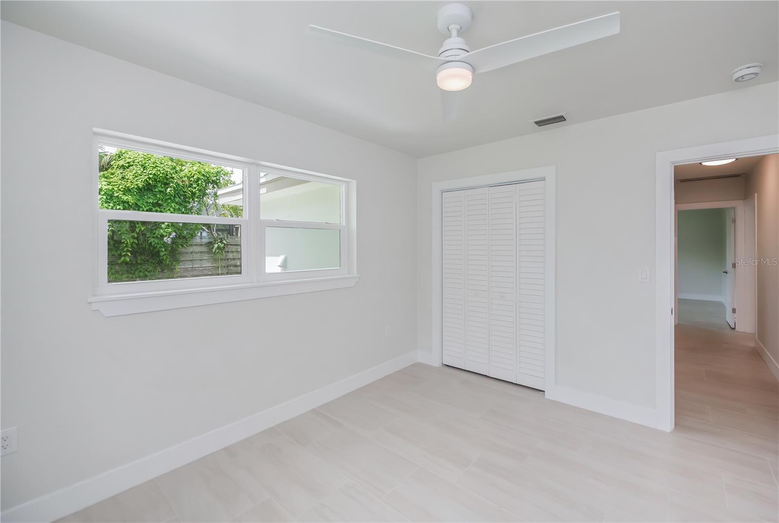 Image 52 of 69 For 352 Oak Street