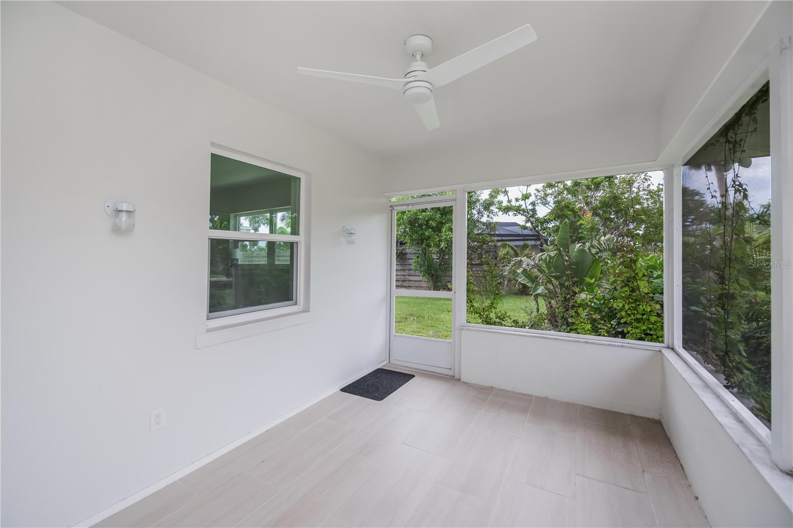 Image 57 of 69 For 352 Oak Street