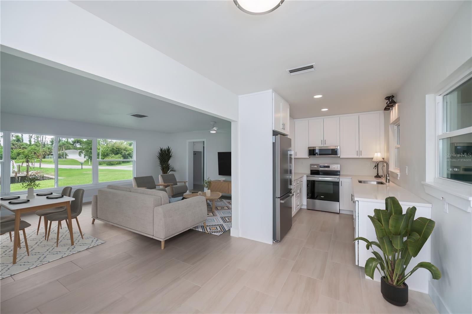 Image 7 of 69 For 352 Oak Street