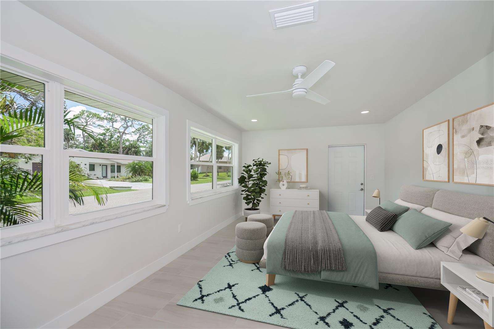 Image 9 of 69 For 352 Oak Street