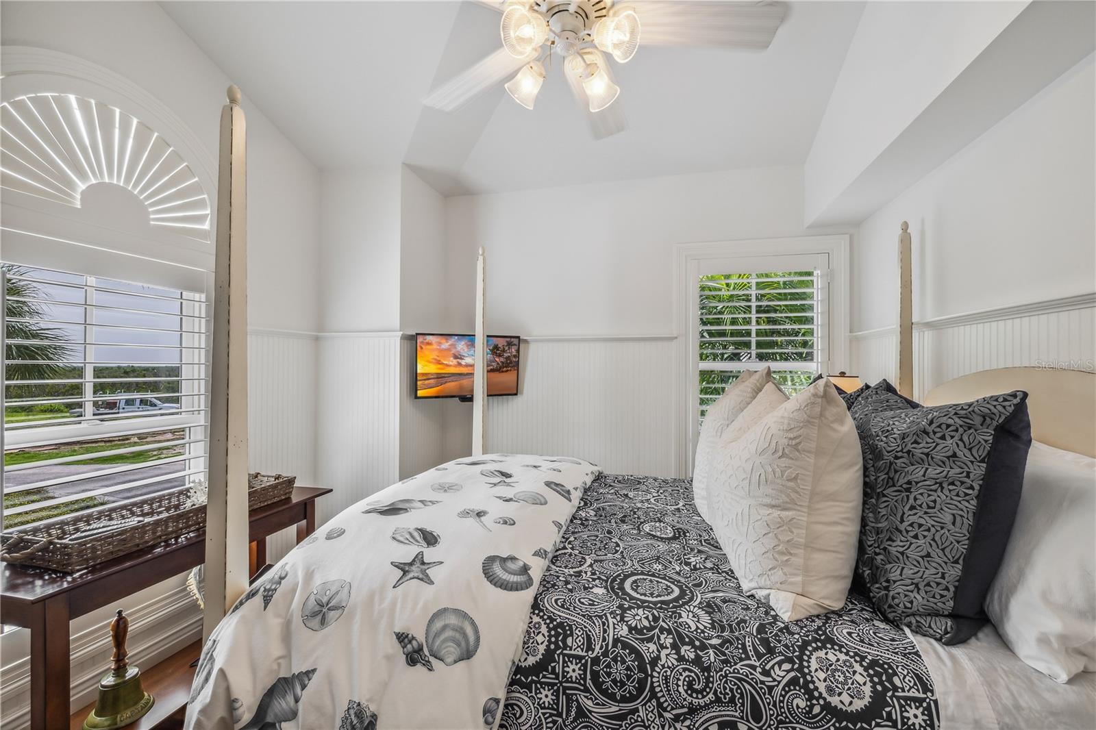 Image 32 of 43 For 13310 Anglers Way