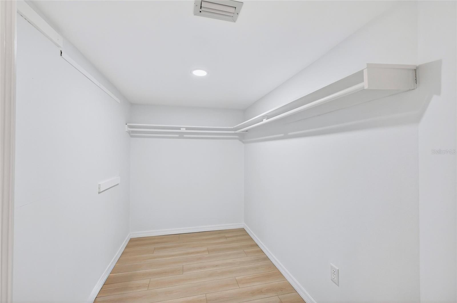 Image 24 of 56 For 5858 Gasparilla Road 39