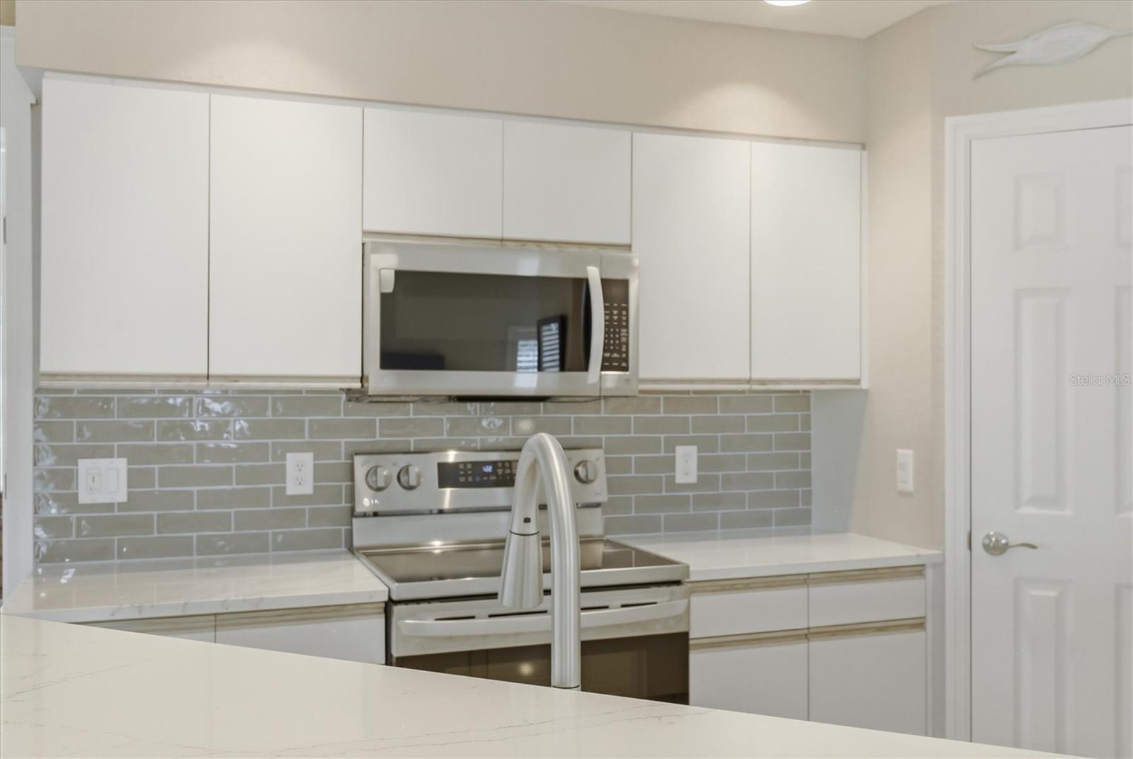 Image 16 of 72 For 14017 Willow Glen Court 104