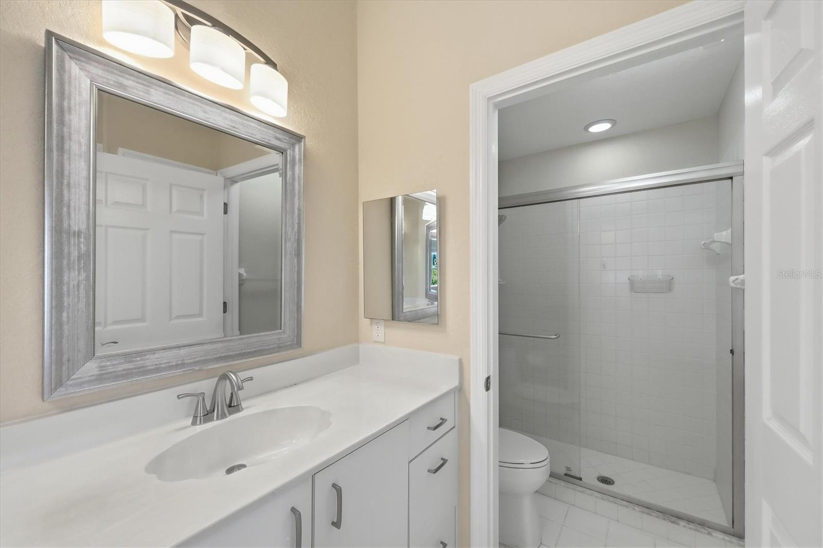 Image 27 of 72 For 14017 Willow Glen Court 104