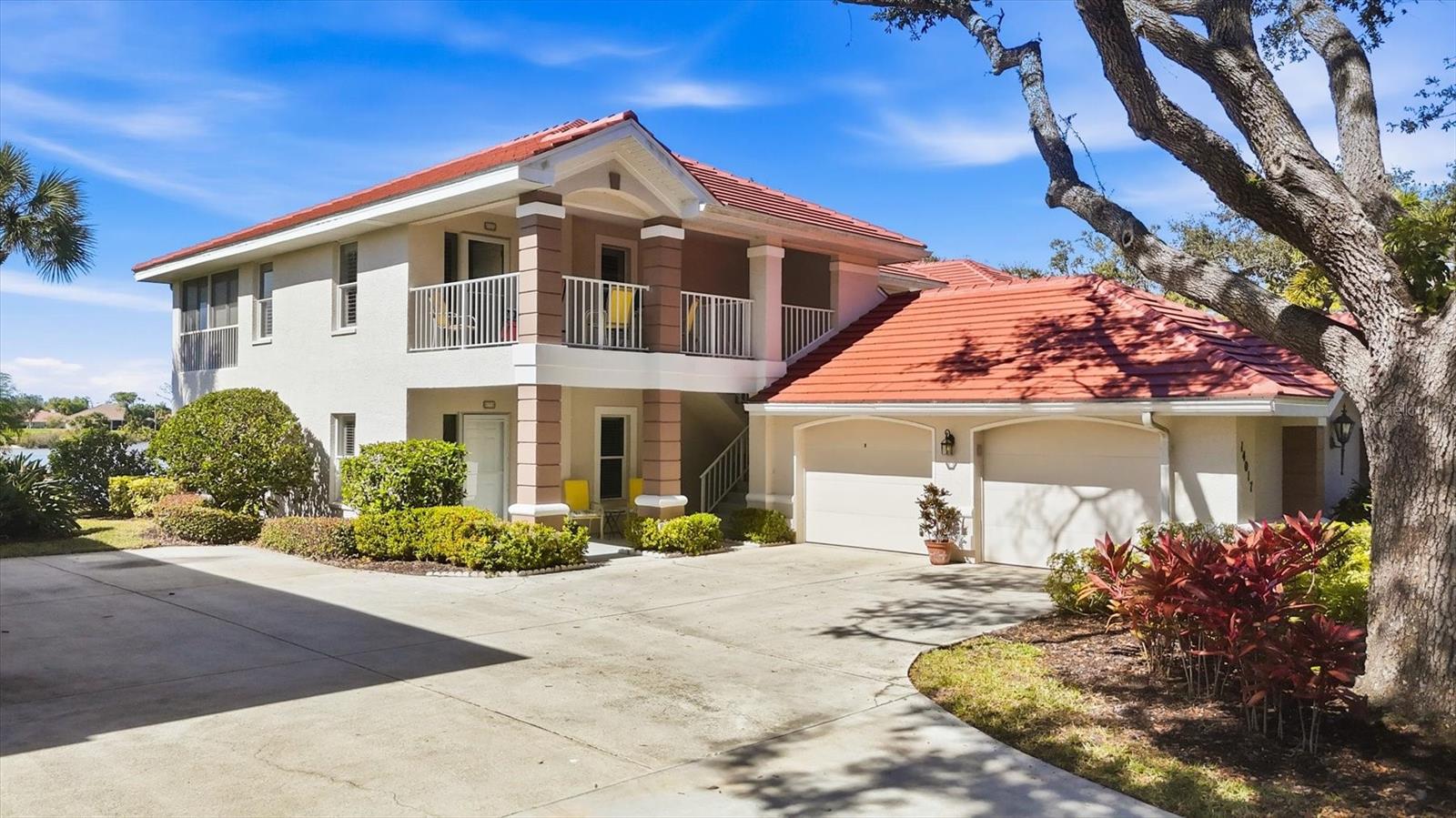 Image 4 of 72 For 14017 Willow Glen Court 104