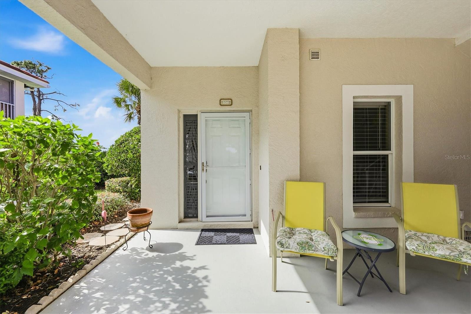 Image 6 of 72 For 14017 Willow Glen Court 104