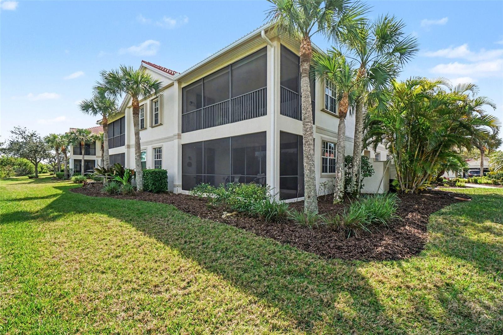 Image 24 of 53 For 4683 Club Drive 101