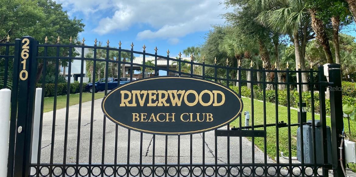 Image 50 of 53 For 4683 Club Drive 101