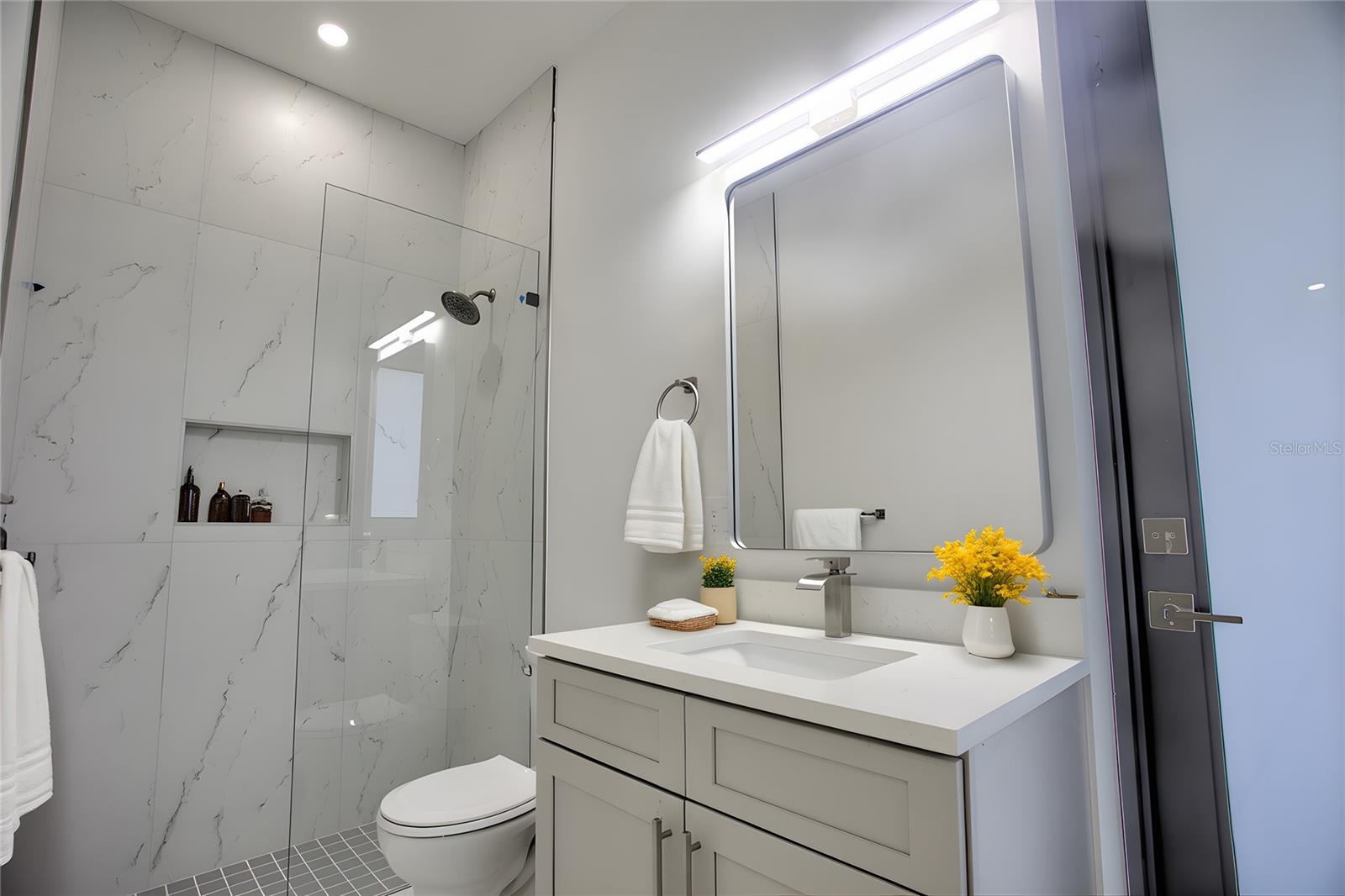 Image 16 of 58 For 9574 Salt Lake Street