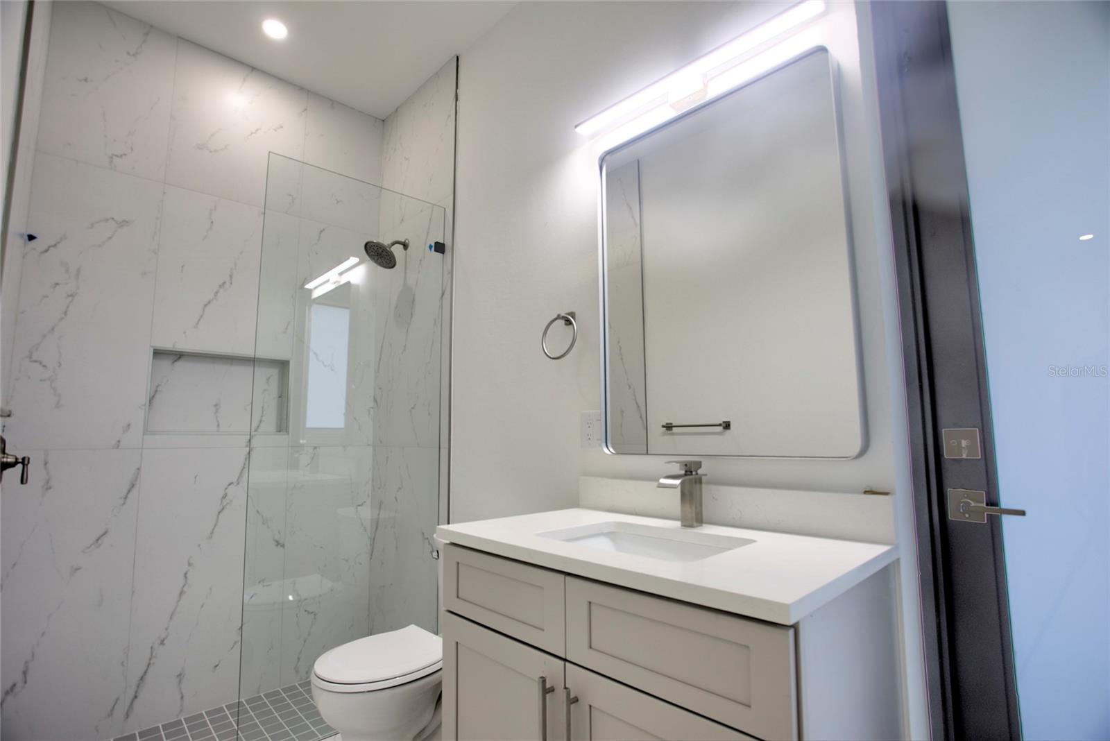 Image 17 of 58 For 9574 Salt Lake Street