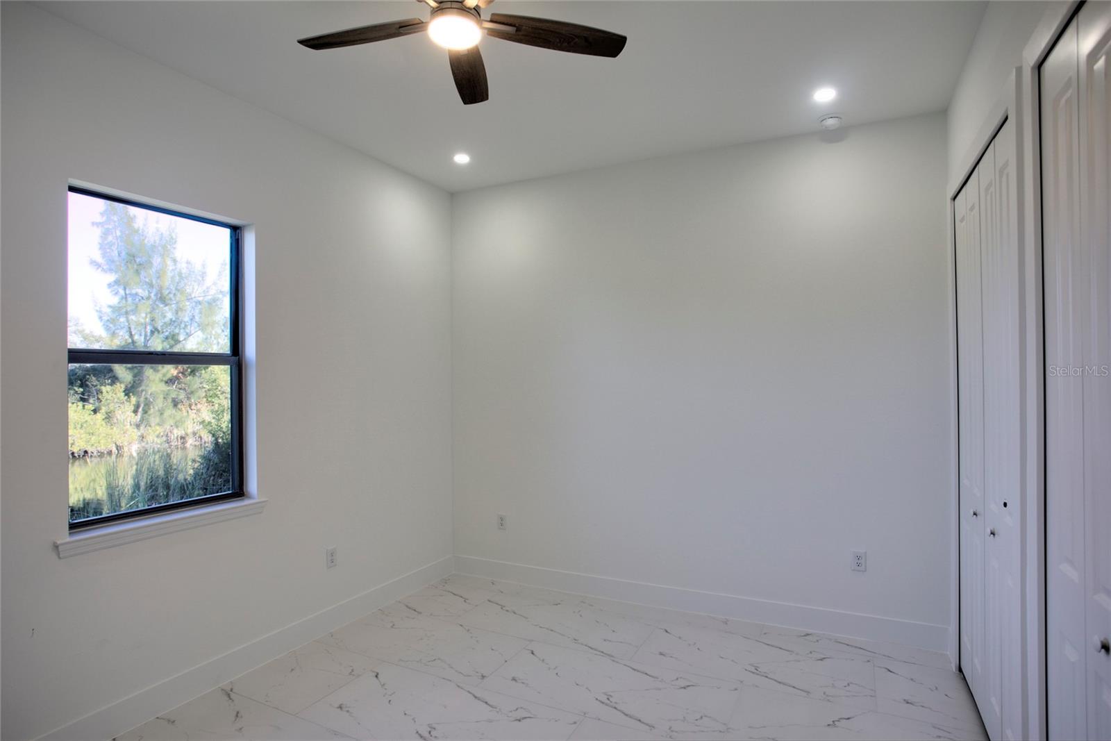 Image 21 of 58 For 9574 Salt Lake Street