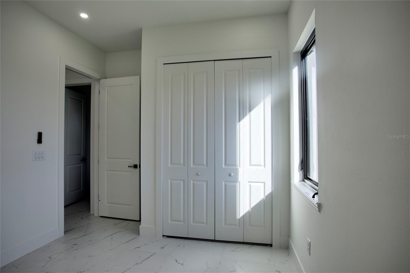 Image 23 of 58 For 9574 Salt Lake Street