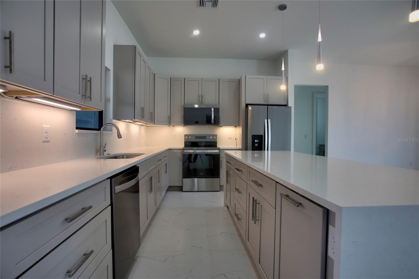 Image 37 of 58 For 9574 Salt Lake Street