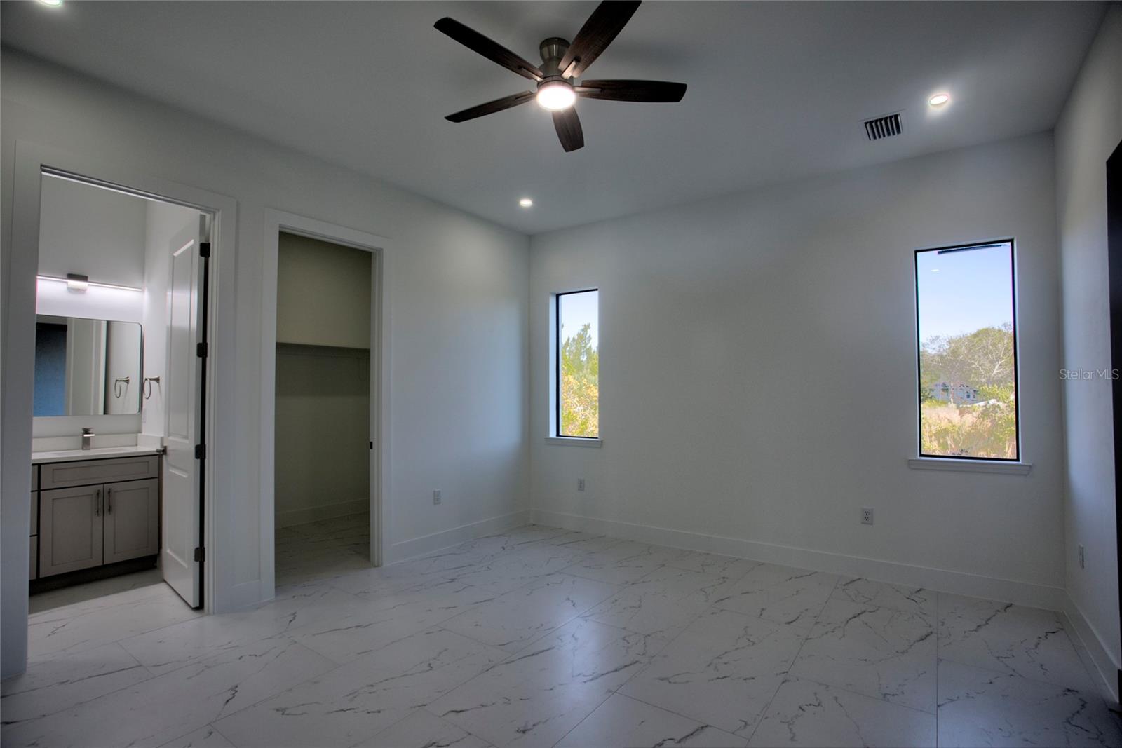 Image 40 of 58 For 9574 Salt Lake Street