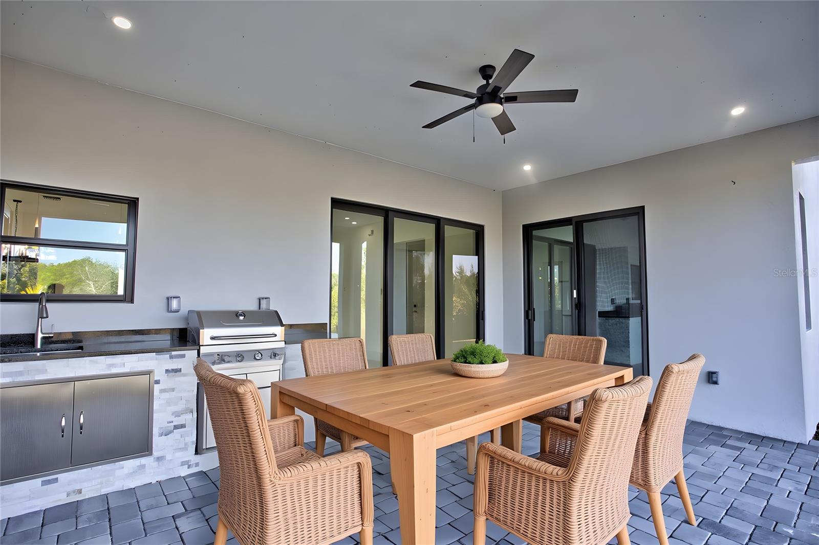 Image 5 of 58 For 9574 Salt Lake Street