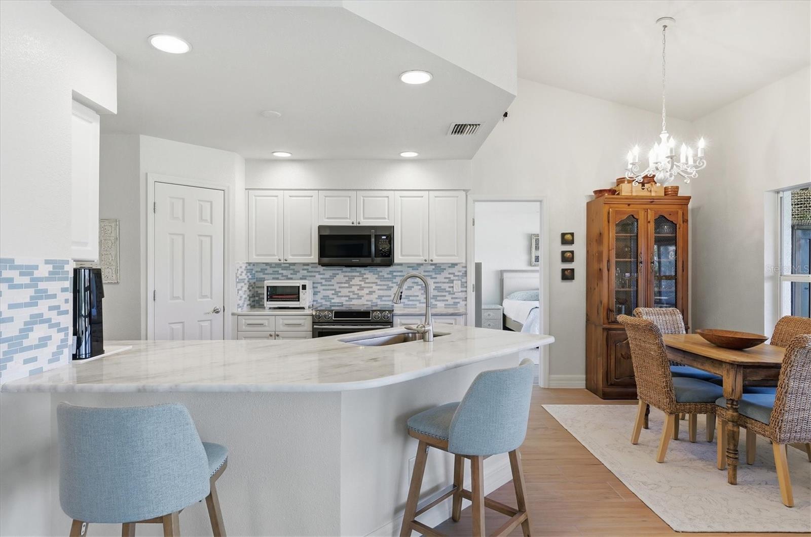 Image 11 of 75 For 14000 Willow Glen Court 208