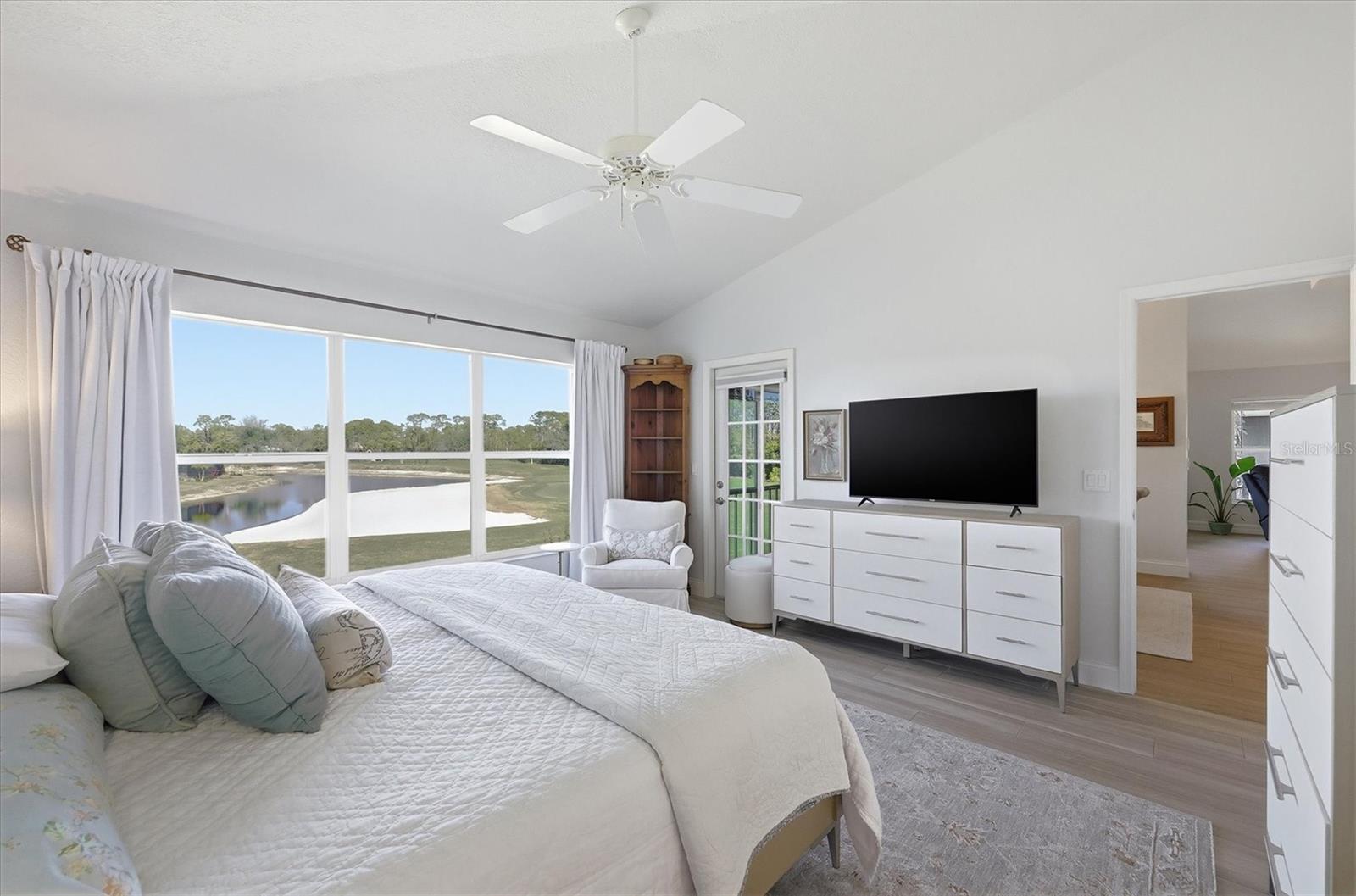 Image 16 of 75 For 14000 Willow Glen Court 208