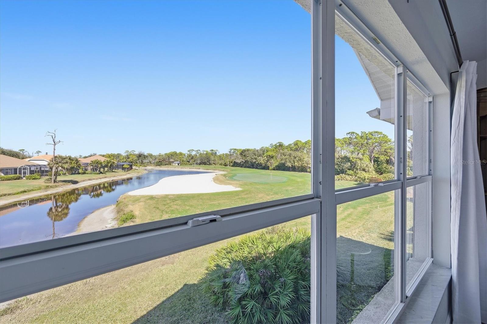 Image 18 of 75 For 14000 Willow Glen Court 208