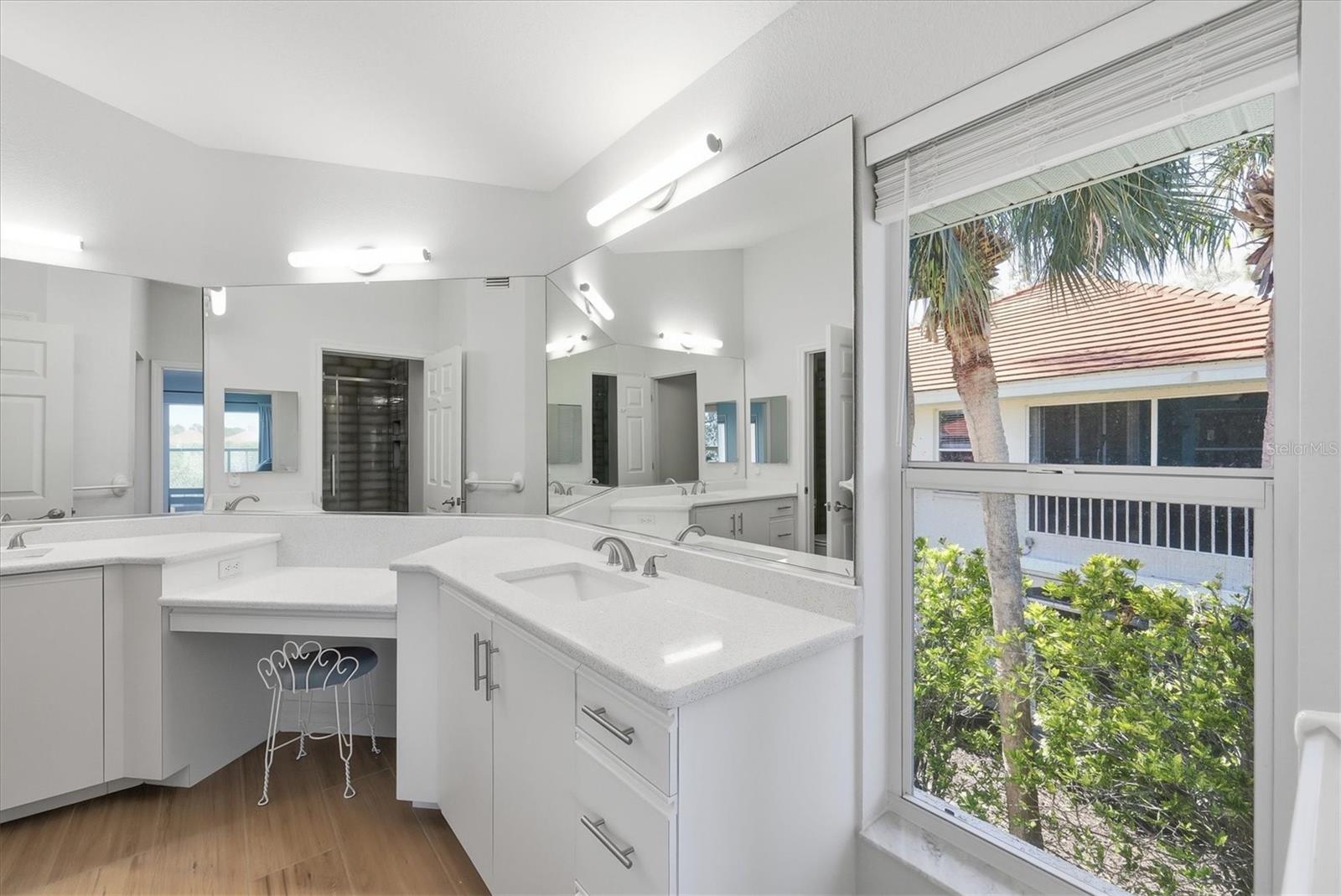 Image 19 of 75 For 14000 Willow Glen Court 208