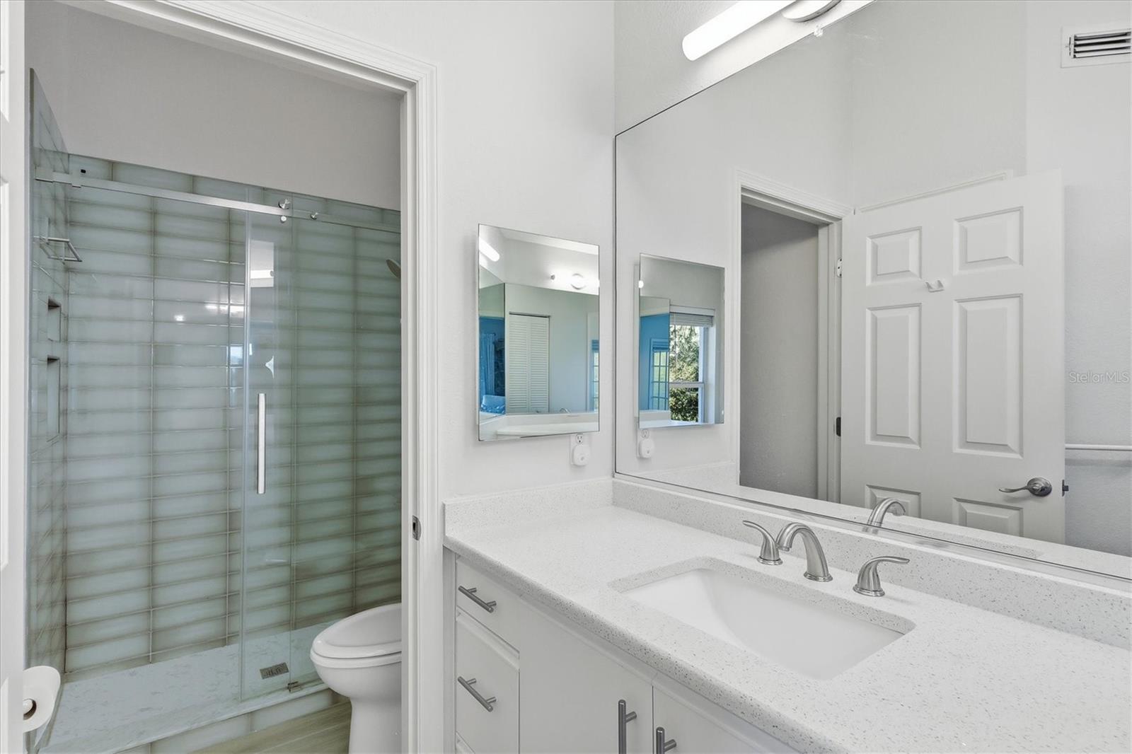 Image 21 of 75 For 14000 Willow Glen Court 208