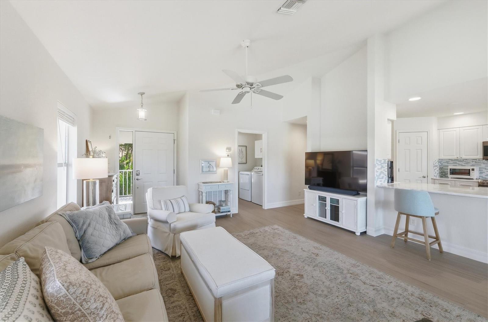 Image 5 of 75 For 14000 Willow Glen Court 208