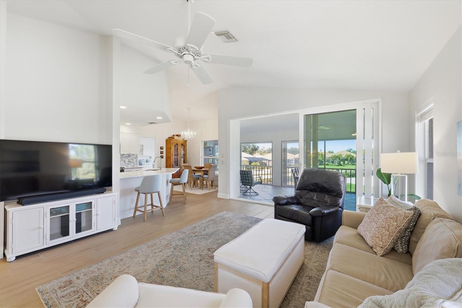 Image 6 of 75 For 14000 Willow Glen Court 208