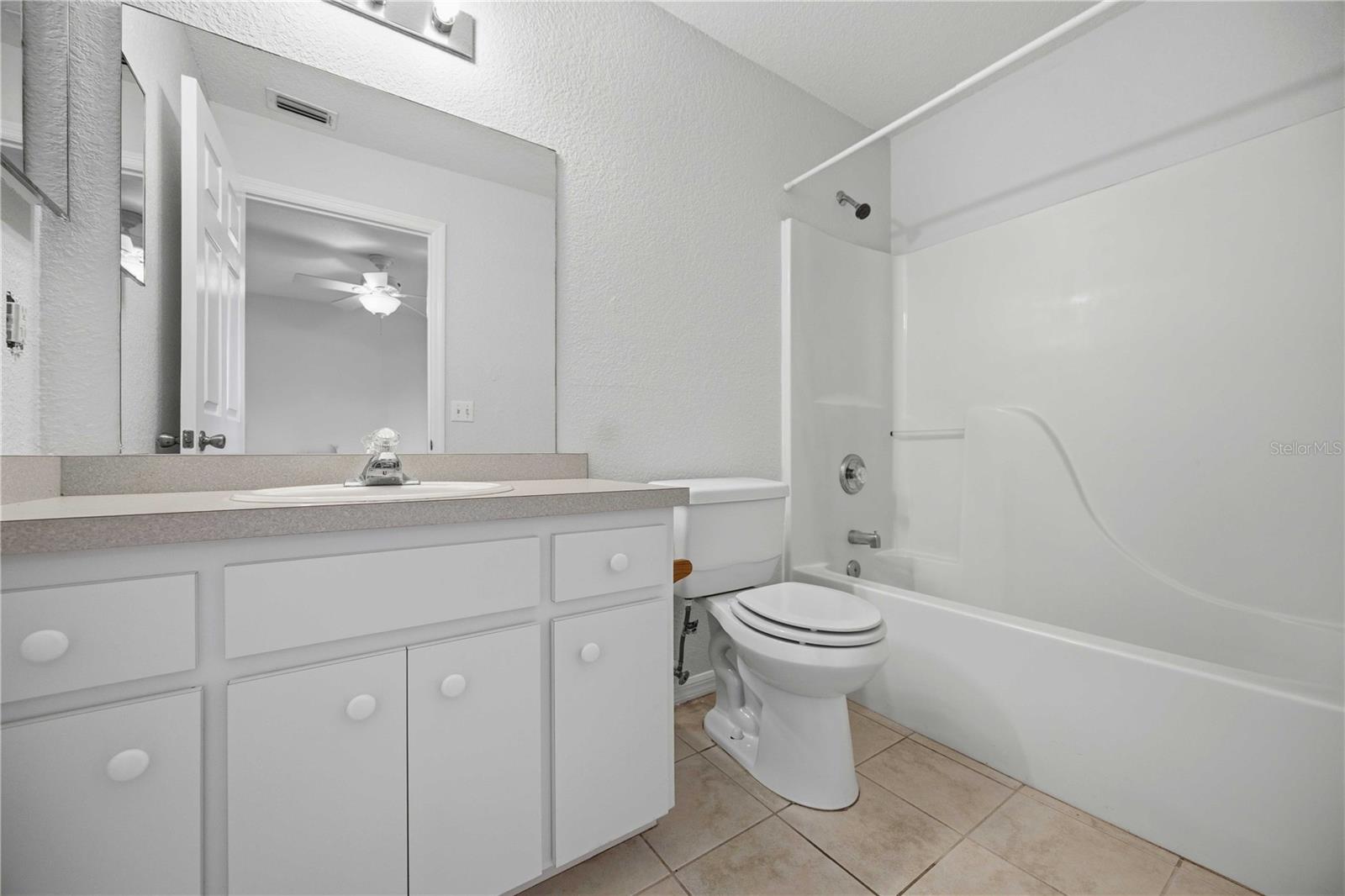 Image 20 of 38 For 5084 White Avenue