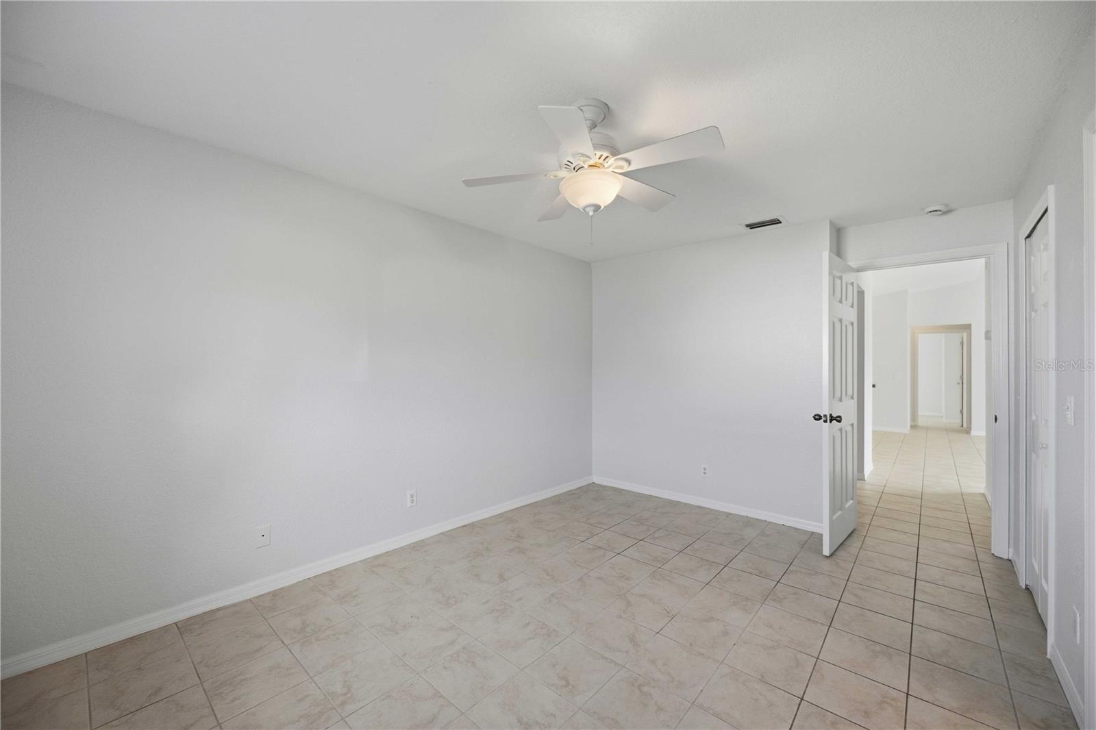 Image 21 of 38 For 5084 White Avenue