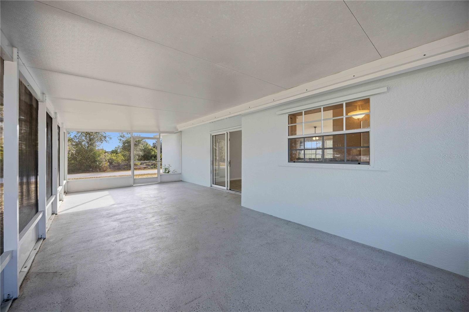 Image 29 of 38 For 5084 White Avenue
