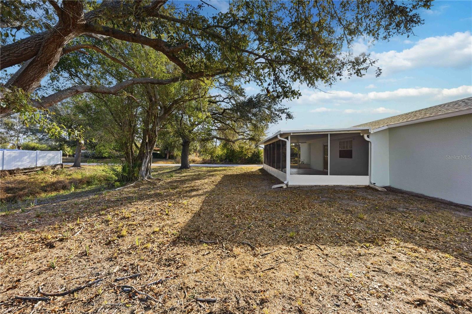 Image 32 of 38 For 5084 White Avenue
