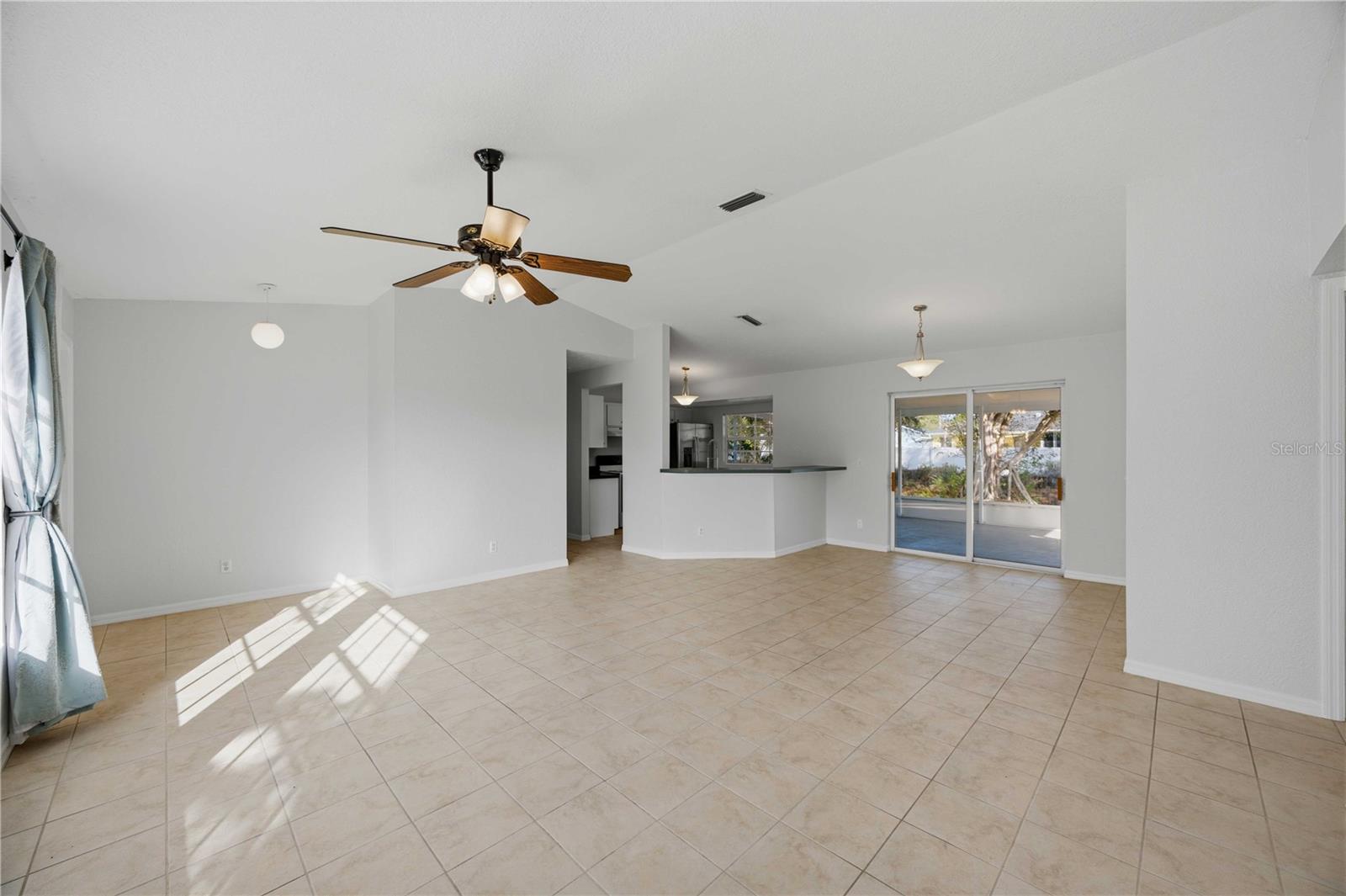 Image 6 of 38 For 5084 White Avenue