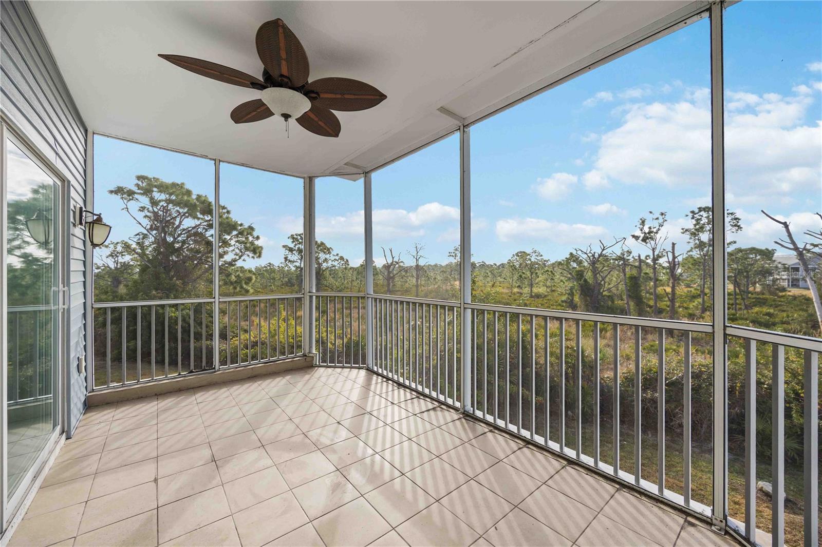 Image 15 of 45 For 3923 Cape Haze Drive 306