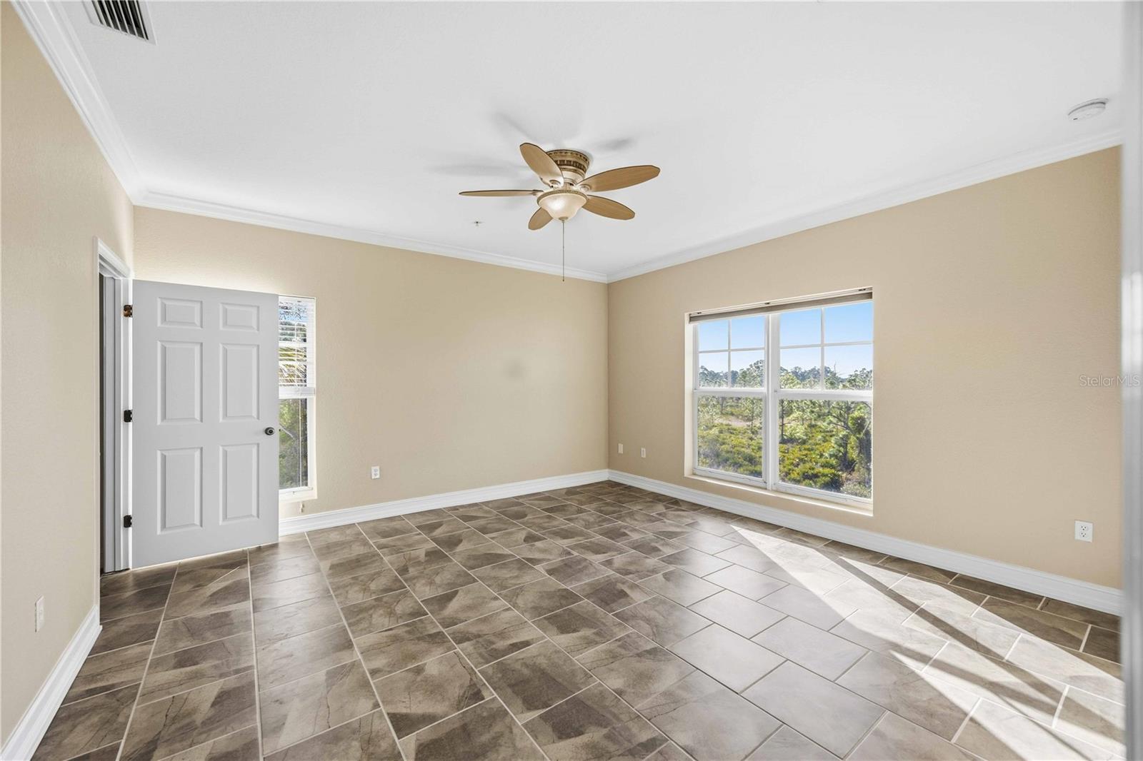 Image 23 of 45 For 3923 Cape Haze Drive 306